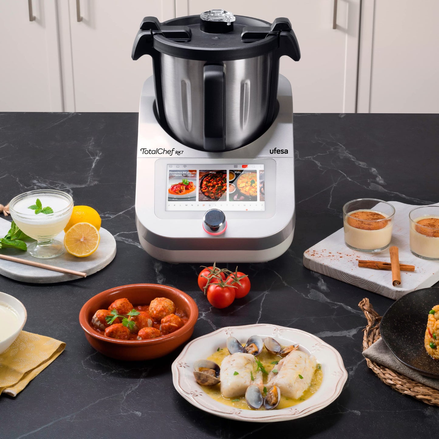 Ufesa TotalChef RK7 Robot de Cocina Inteligente Multifunción, WIFI, 30 Funciones, 4.5L, Pantalla Táctil de 7 Pulgadas, Báscula Integrada, Recetario Interactivo, Color Plata/Negro