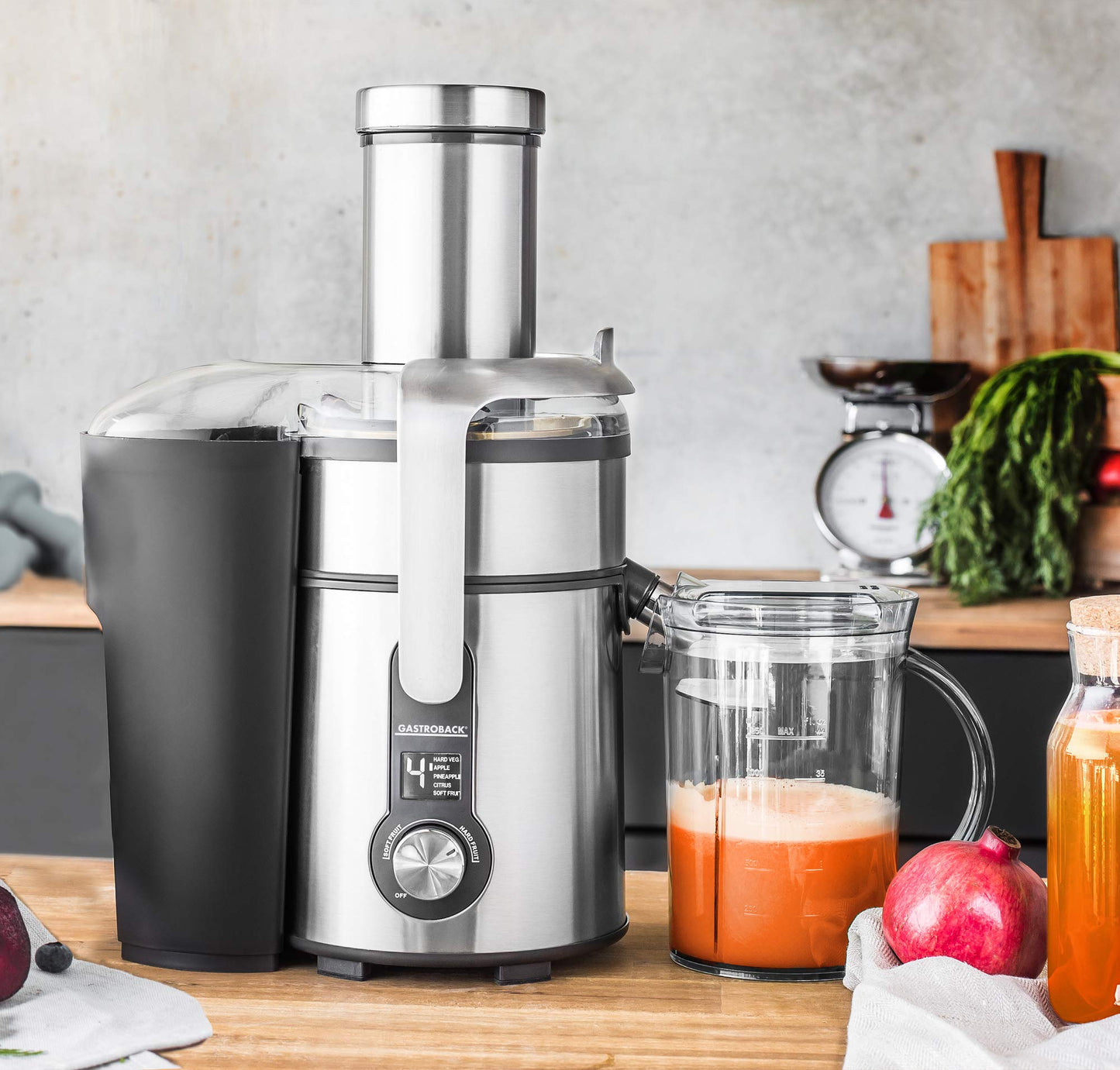 Gastroback Exprimidor 40151 de diseño Multi Juicer digital, motor profesional de 1300 W, XXL, orificio de llenado (diámetro de 84 mm), 5 velocidades